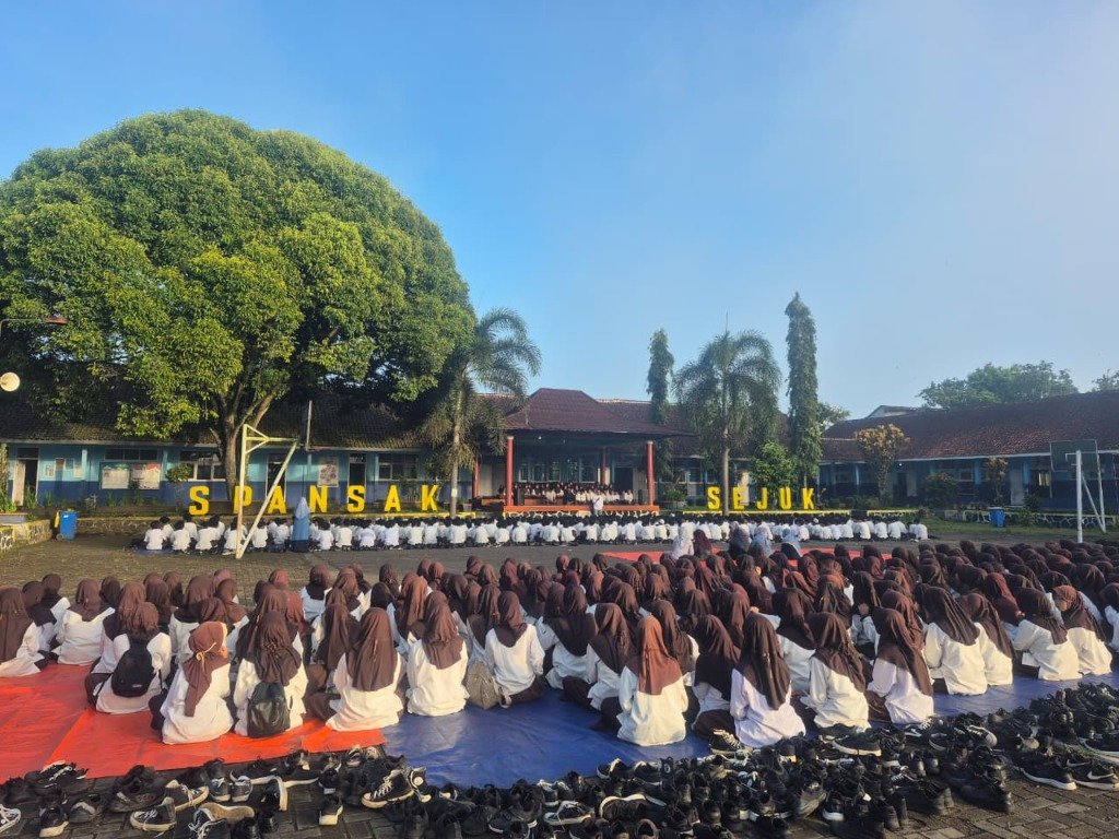Latar Belakang Sekolah